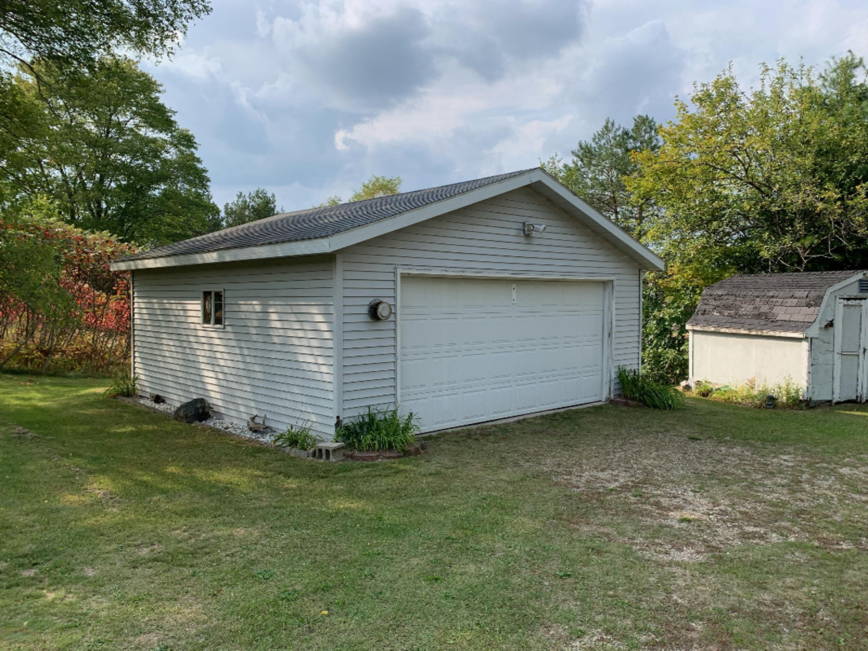 125 Madison Road Stanwood, MI 49346 - Photo 6 of 22 garage