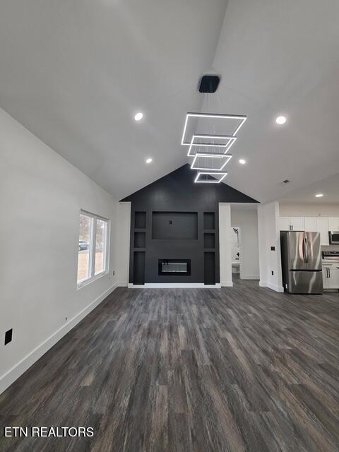 507 North Street Newport, TN 37821 - Photo 11 of 27 2-living room