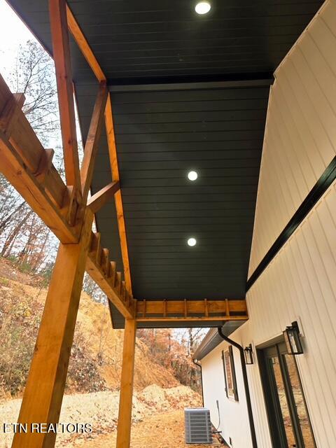 507 North Street Newport, TN 37821 - Photo 25 of 27 Rear covered porch