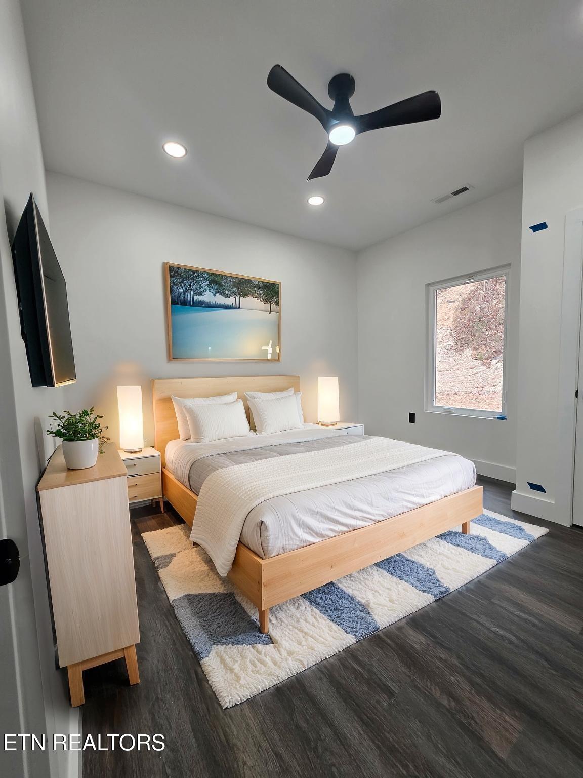 507 North Street Newport, TN 37821 - Photo 7 of 27 1-bedroom - Bedroom - Scandinavian - 3