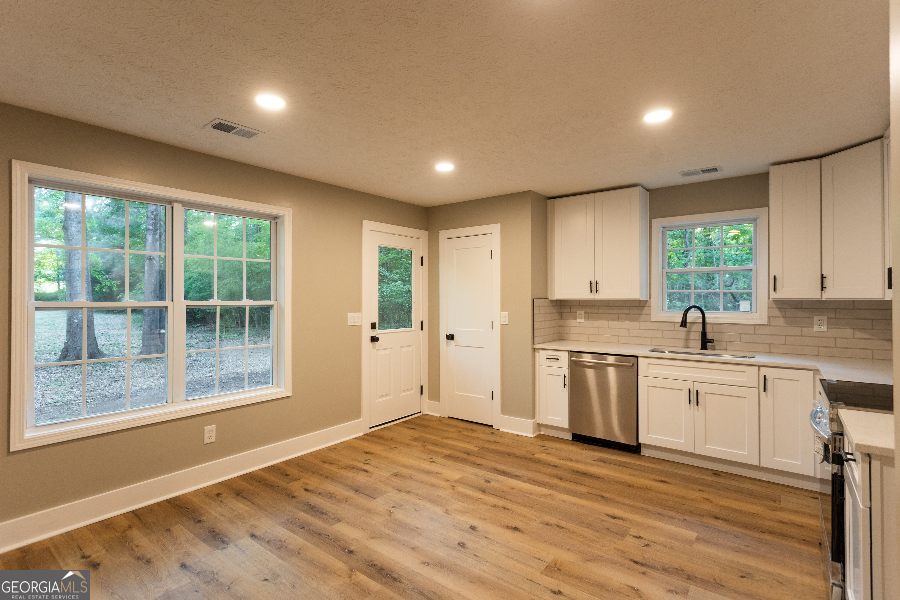 2443 Hodges Farm Road Mansfield, GA 30055 - Photo 9 of 37 Gallery Image 9