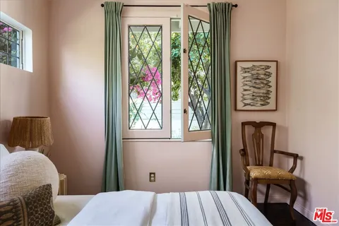 $1,099,000 | 3135 Isabel Drive, Los Angeles, CA 90065