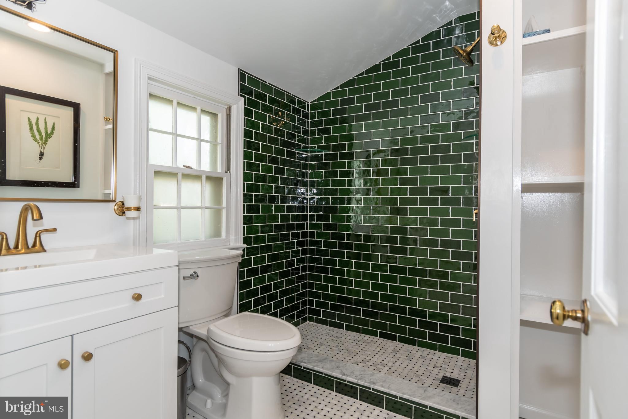105 Thompson Street St. Michaels, MD 21663 - Photo 18 of 24 Gorgeous tile bath!