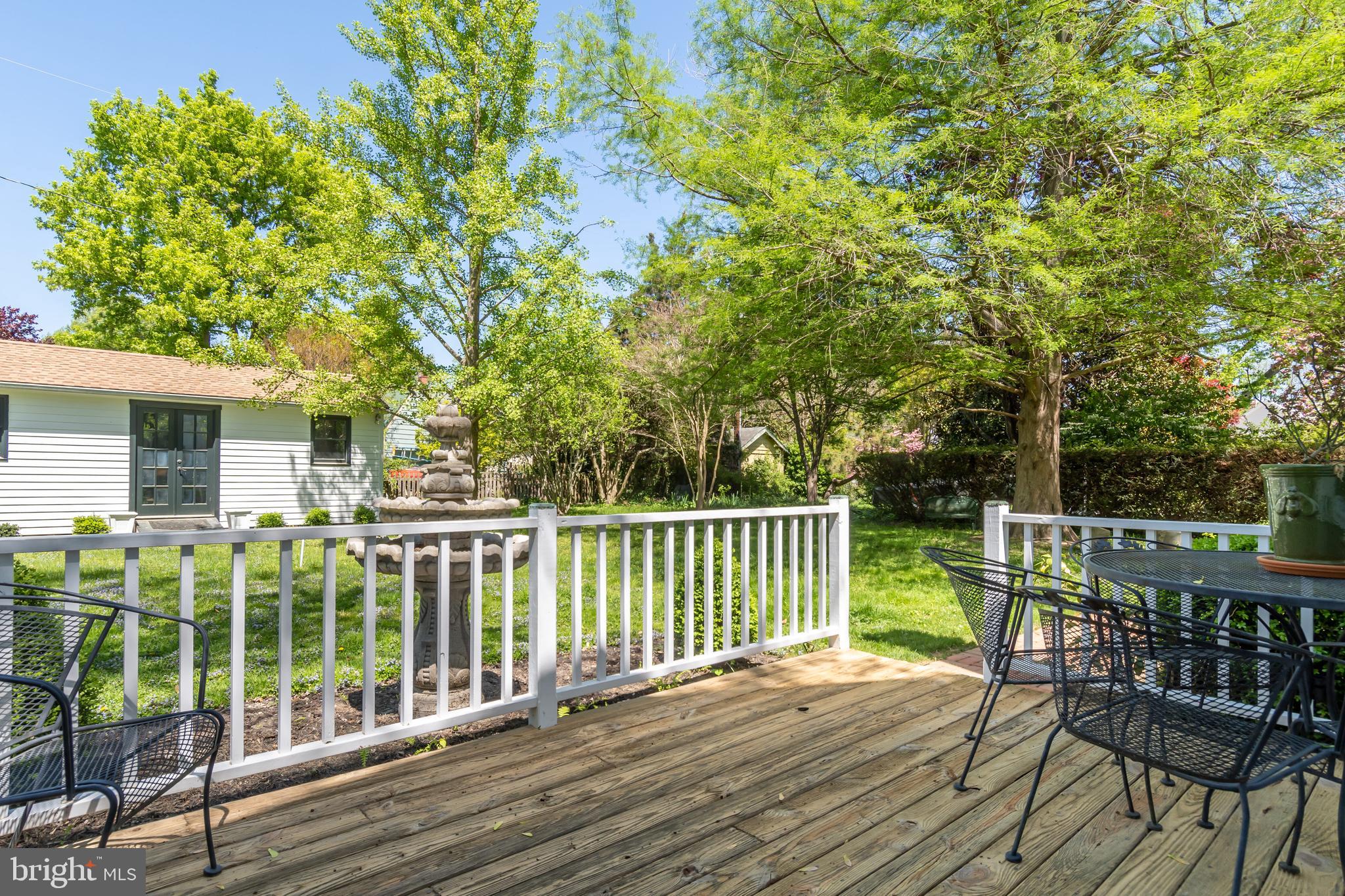 105 Thompson Street St. Michaels, MD 21663 - Photo 19 of 24 Rear deck