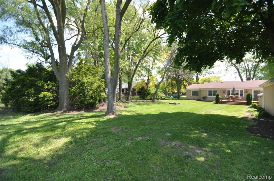 16877 Faulman Road Clinton Township, MI 48035 - Photo 3 of 44 DSC_0243.JPG