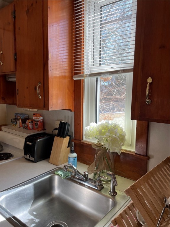 210 Boulevard Terrace Middletown, RI 02842 - Photo 14 of 18