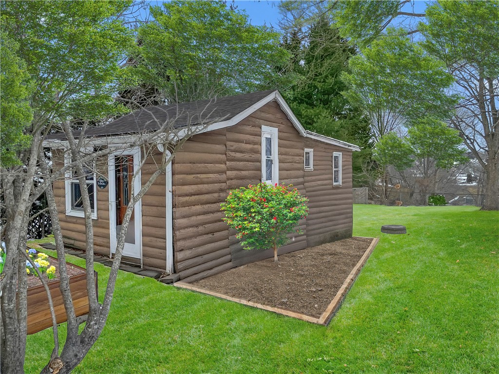210 Boulevard Terrace Middletown, RI 02842 - Photo 2 of 18