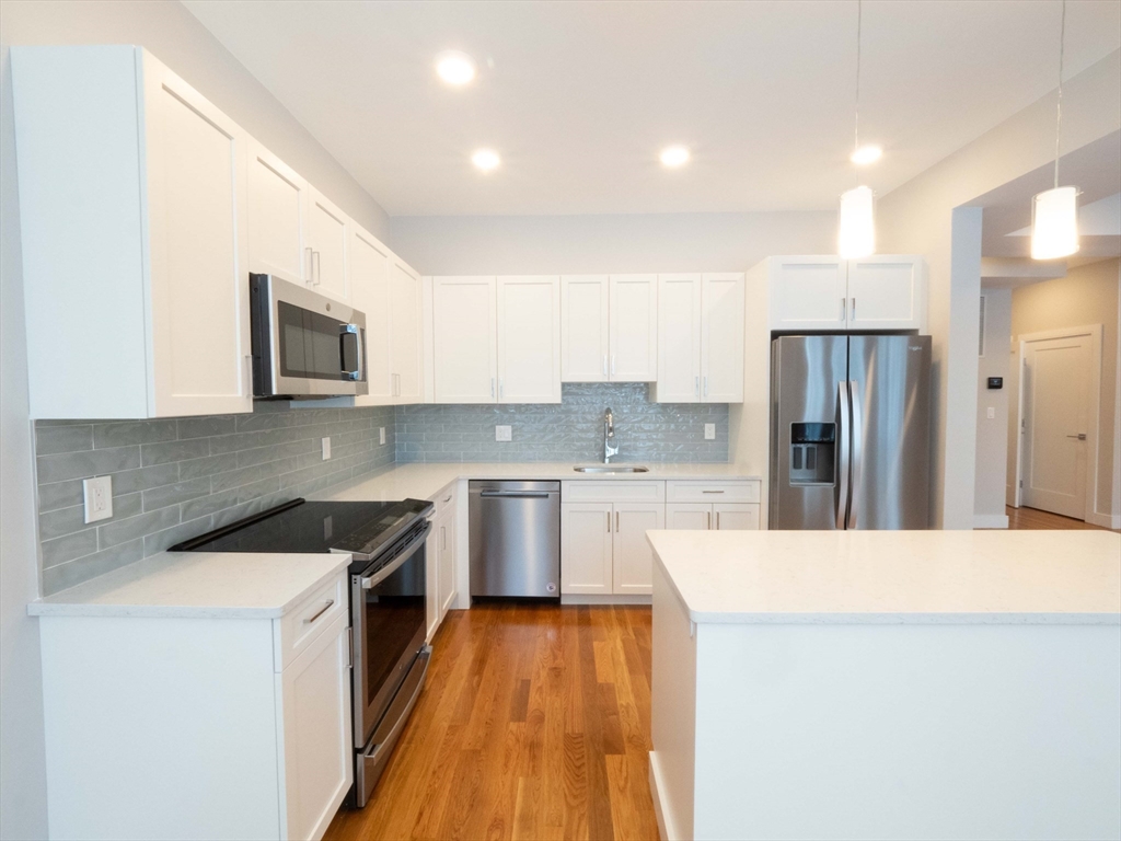 142 Coolidge Street, Unit 1 Brookline, MA 02446 - Photo 5 of 23