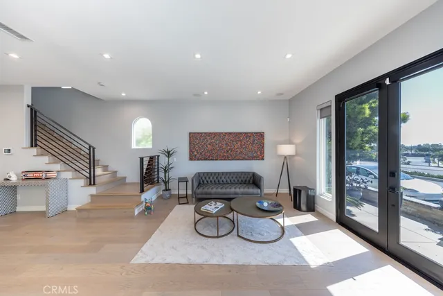 $7,000 | 831 Frankfort Avenue, Huntington Beach, CA 92648