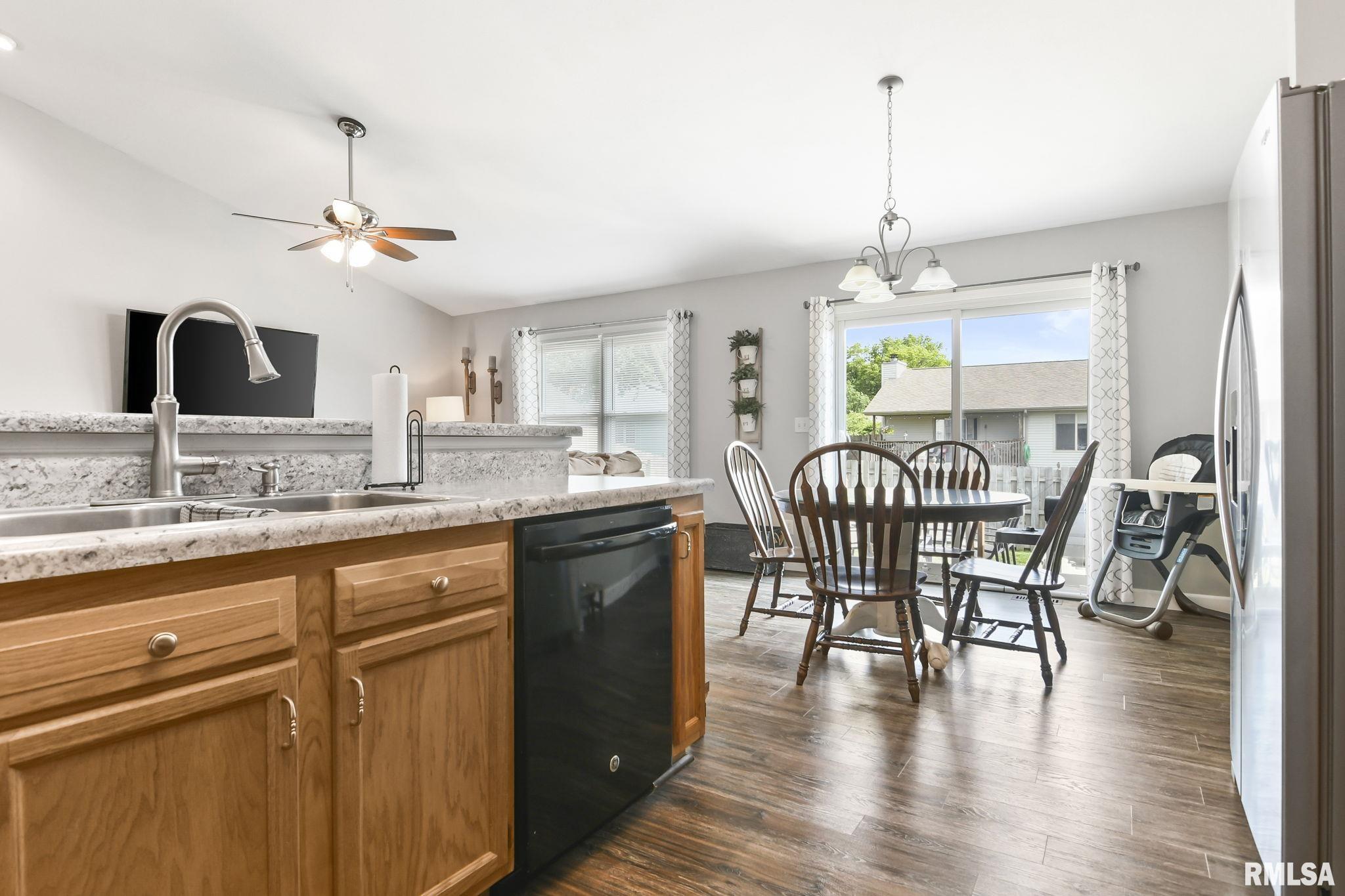 2604 Carl Prairie Drive Springfield, IL 62703 - Photo 6 of 34