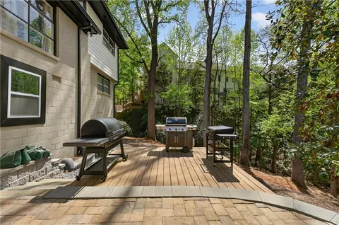 a view of a pathway with a house