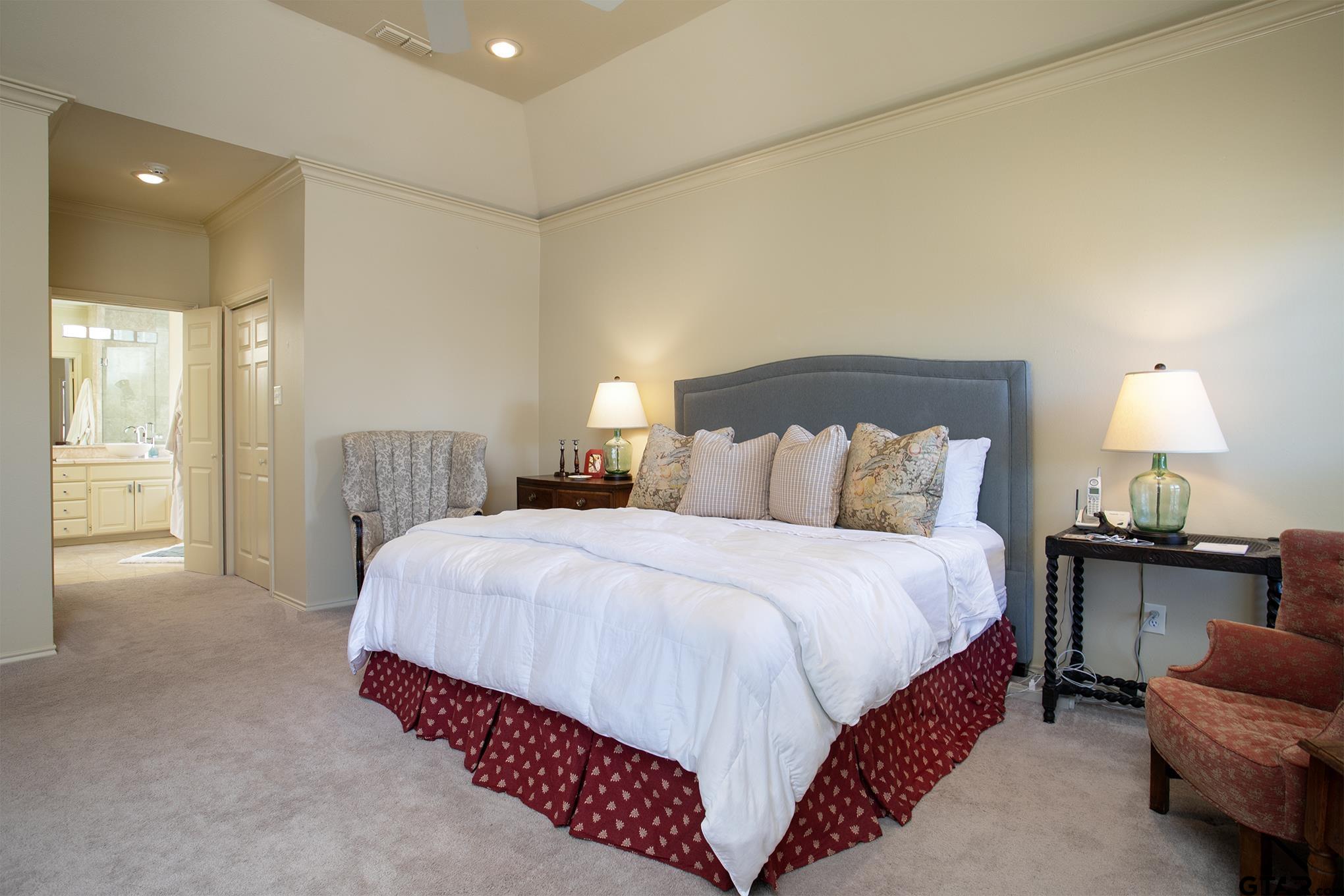1418 Hollytree Place Tyler, TX 75703 - Photo 21 of 46