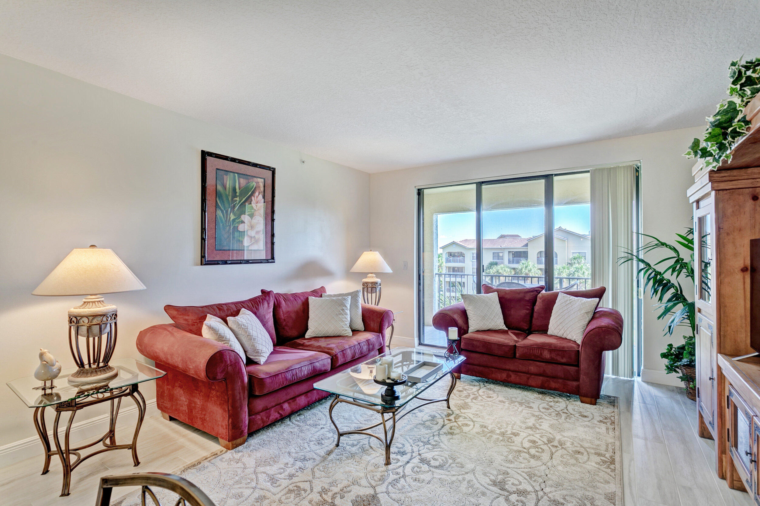 500 Uno Lago Drive, Unit 402 Juno Beach, FL 33408 - Photo 15 of 36 Living Space