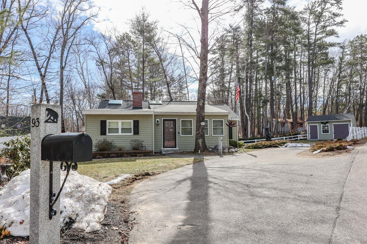 93 Pendleton Road Laconia, NH 03246 - Photo 1 of 40 Gallery Image 1