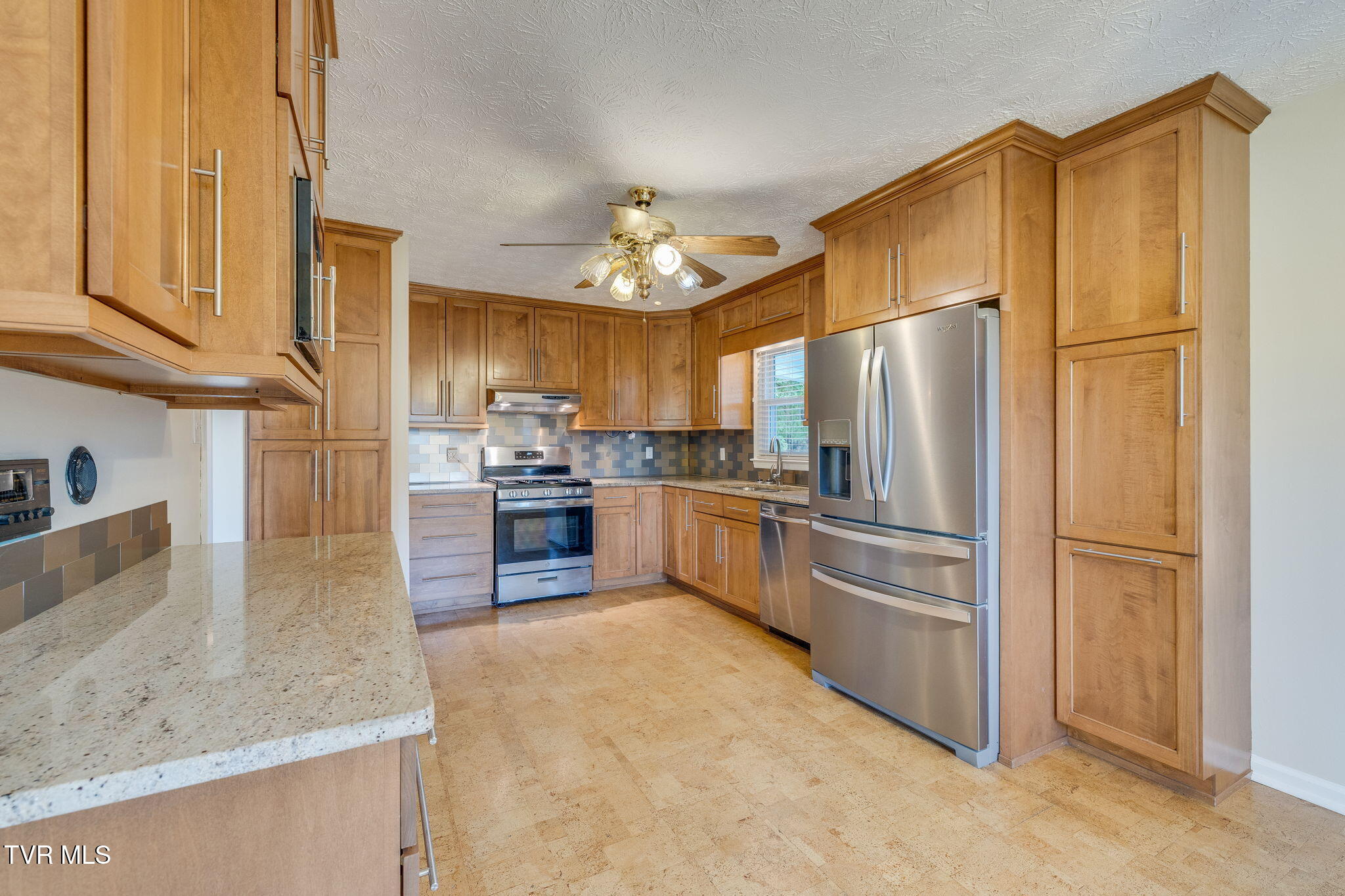 101 Popular Grove Road Elizabethton, TN 37643 - Photo 12 of 38 012