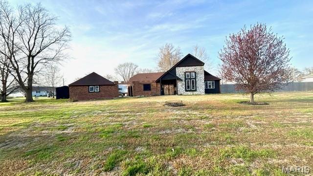106 West 4th Street Hoffman, IL 62250 - Photo 1 of 28