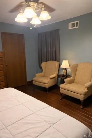 $239,900 | 106 West 4th Street, Hoffman, IL 62250