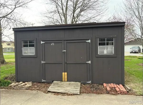 $239,900 | 106 West 4th Street, Hoffman, IL 62250
