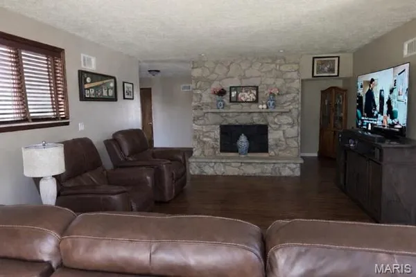 $239,900 | 106 West 4th Street, Hoffman, IL 62250