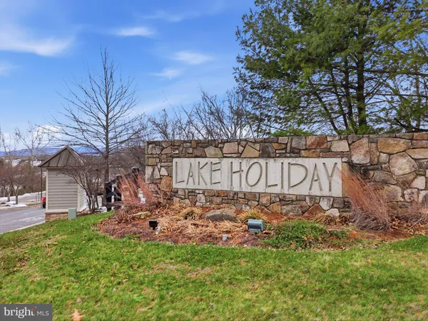 $405,000 | 207 Laurel Drive, Cross Junction, VA 22625