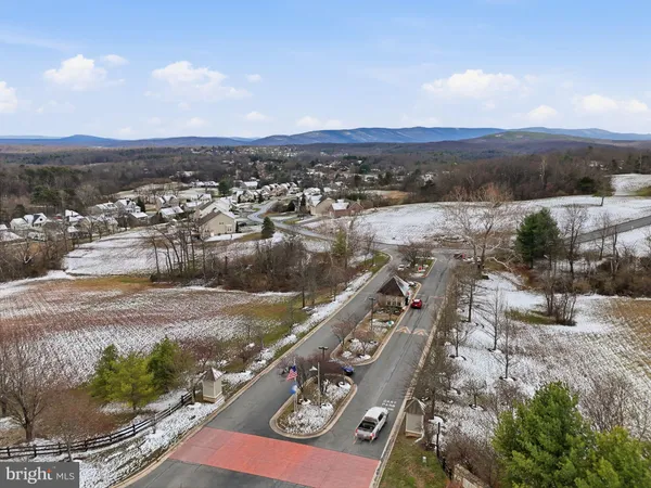 $405,000 | 207 Laurel Drive, Cross Junction, VA 22625