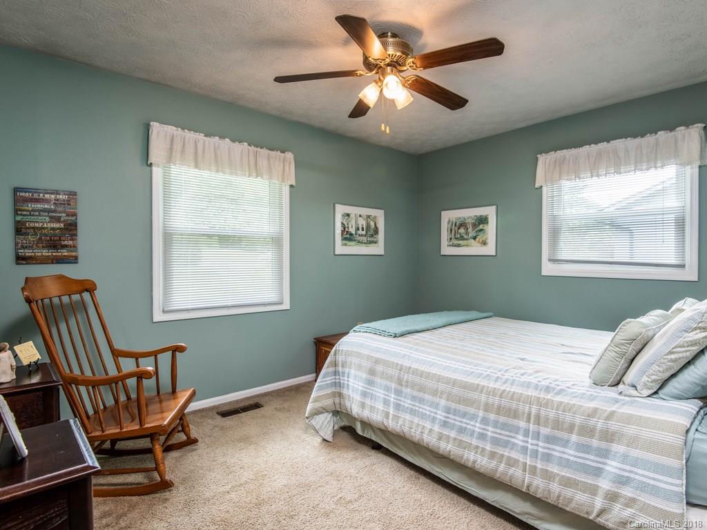 30 Fieldcrest Road Arden, NC 28704 - Photo 13 of 33 Gallery Image 13