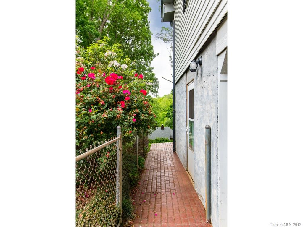 30 Fieldcrest Road Arden, NC 28704 - Photo 30 of 33 Gallery Image 30