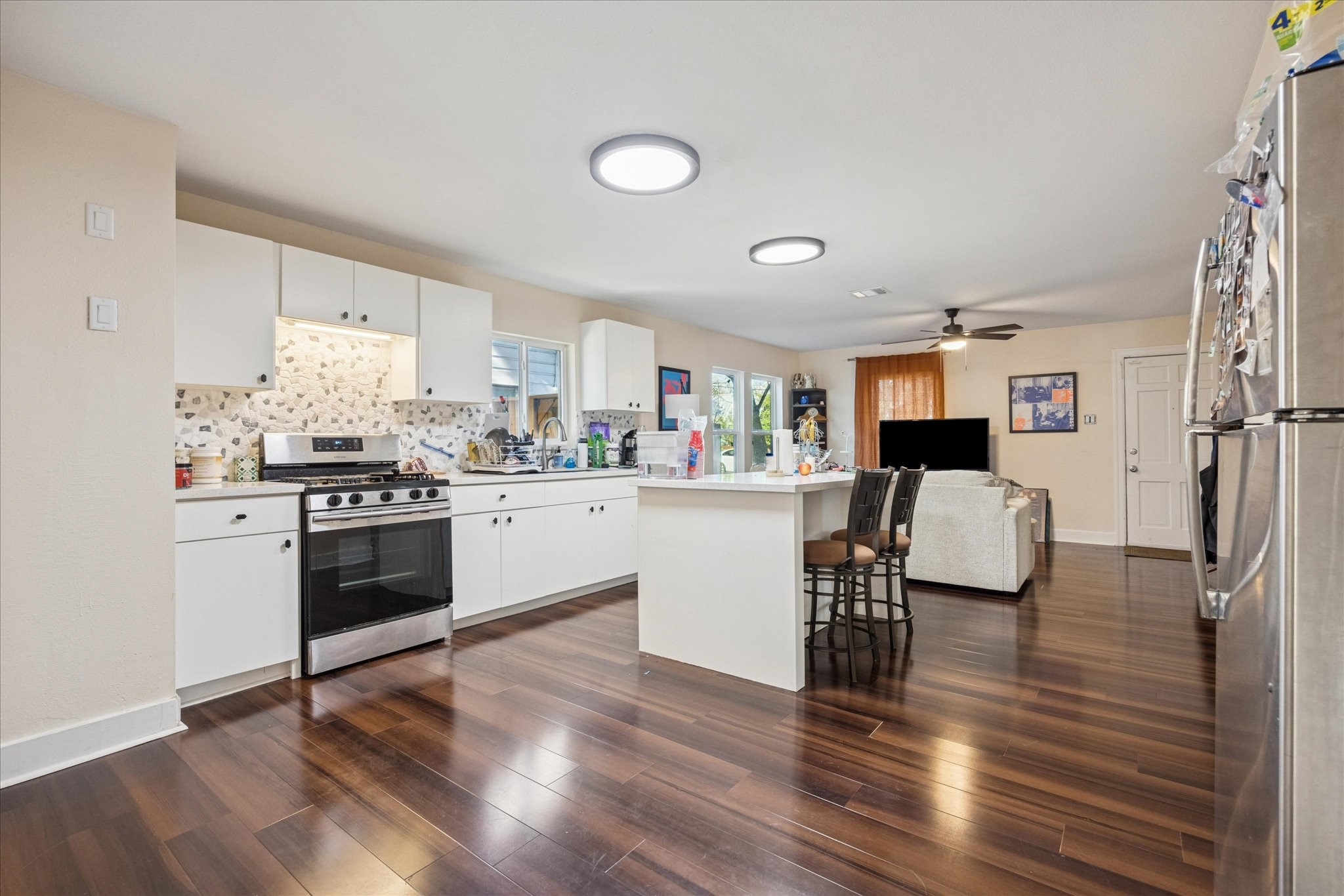 907 East 53rd Street Austin, TX 78751 - Photo 11 of 33