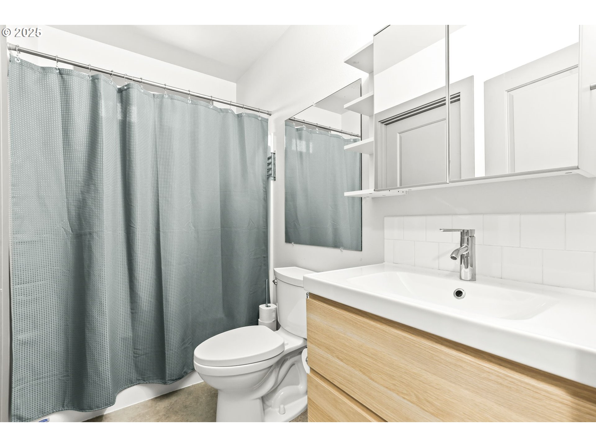 31708 Northeast Wand Road Troutdale, OR 97060 - Photo 18 of 47 Bedroom