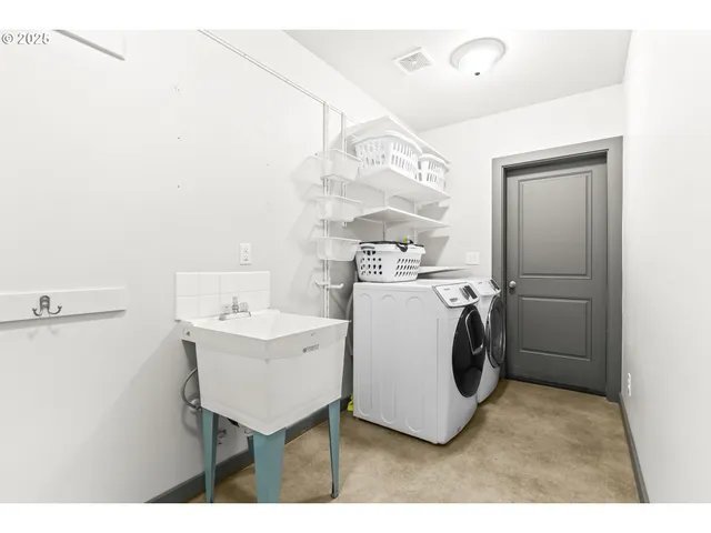 $1,600,000 | 31708 Northeast Wand Road, Troutdale, OR 97060