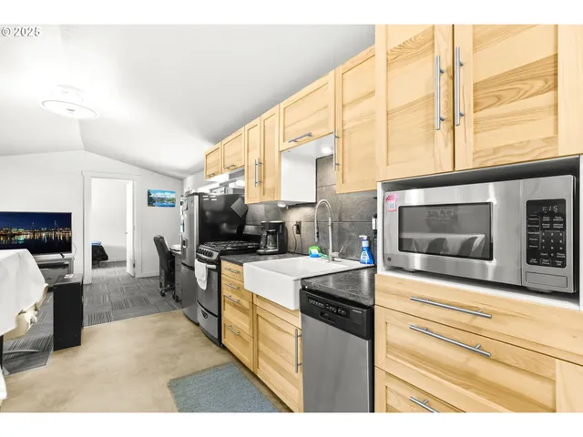 $1,600,000 | 31708 Northeast Wand Road, Troutdale, OR 97060