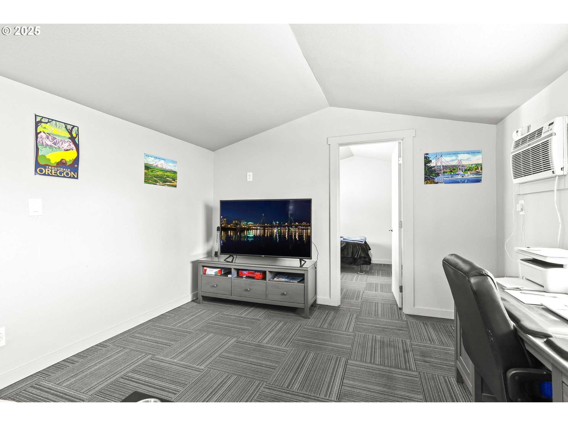 31708 Northeast Wand Road Troutdale, OR 97060 - Photo 32 of 47 Den/Office