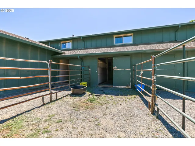 $1,600,000 | 31708 Northeast Wand Road, Troutdale, OR 97060