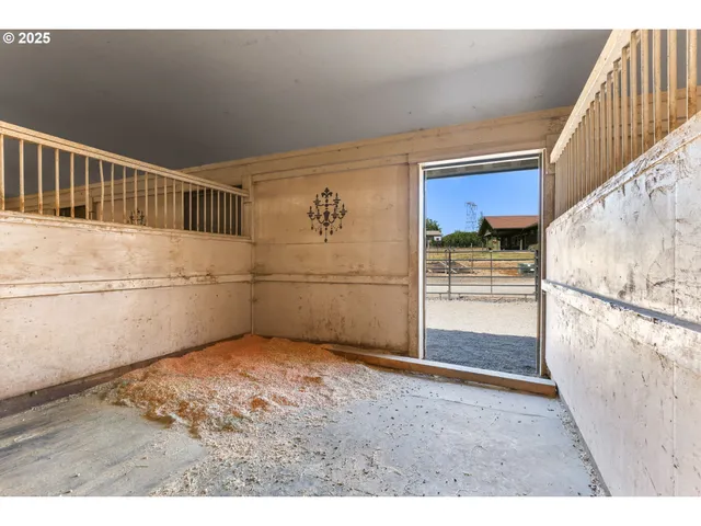 $1,600,000 | 31708 Northeast Wand Road, Troutdale, OR 97060