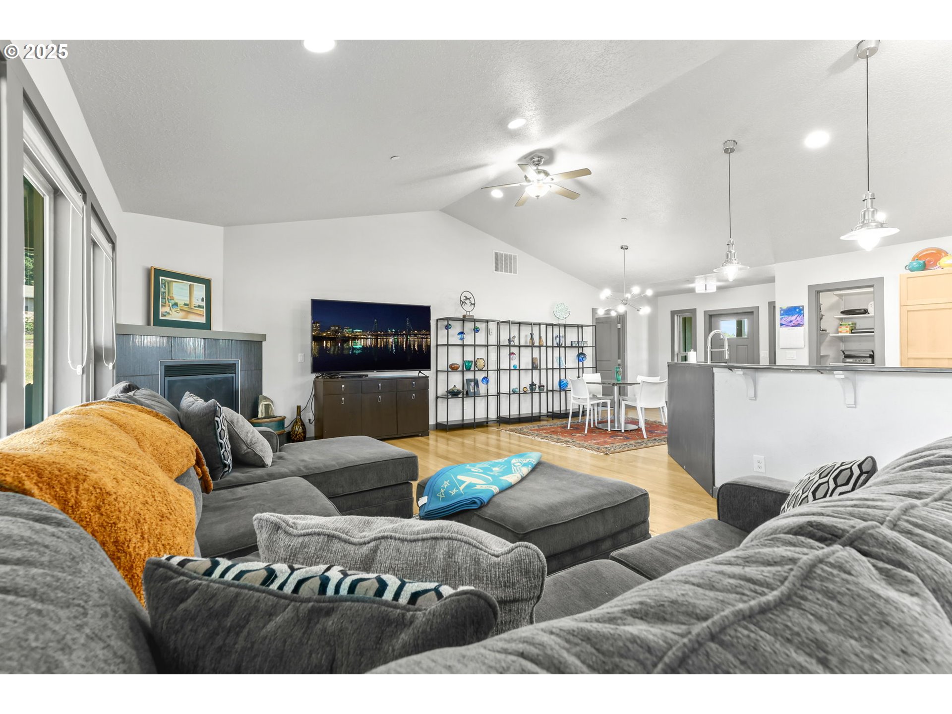 31708 Northeast Wand Road Troutdale, OR 97060 - Photo 5 of 47 Great Room