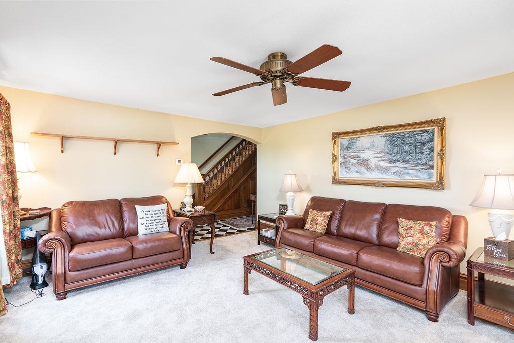 150 Ridgemore Drive Raphine, VA 24472 - Photo 16 of 75 a living room with furniture