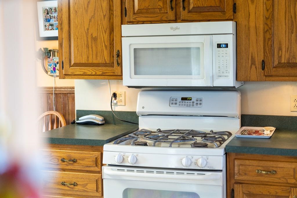 150 Ridgemore Drive Raphine, VA 24472 - Photo 25 of 75 a stove top oven sitting inside of a kitchen