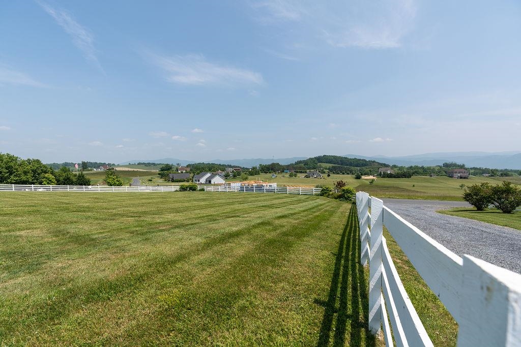 150 Ridgemore Drive Raphine, VA 24472 - Photo 54 of 75 a view of a city