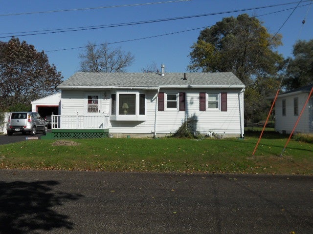 1447 Ruth Street Waterloo, IA 50707 - Photo 2 of 15 Gallery Image 2