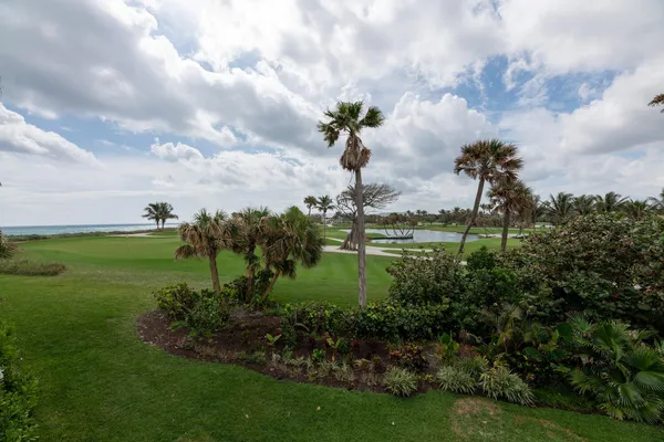 $5,995,000 | 2335 South Ocean Boulevard, Unit 19E, Palm Beach, FL 33480