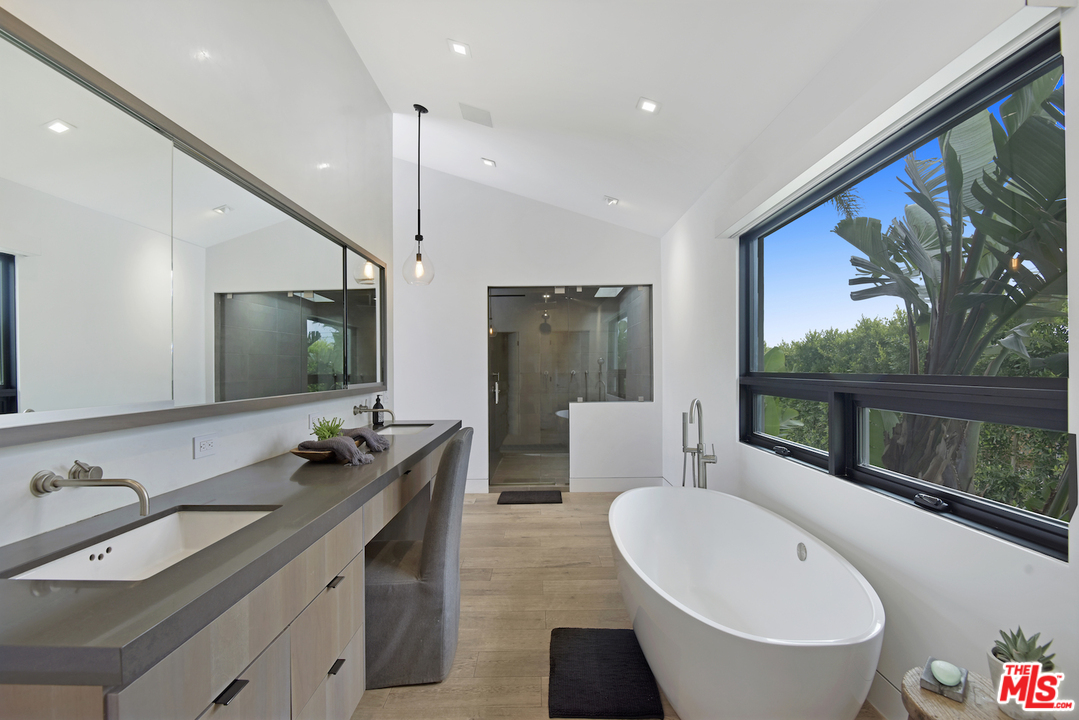6721 Wandermere Road Malibu, CA 90265 - Photo 13 of 19 Gallery Image 13