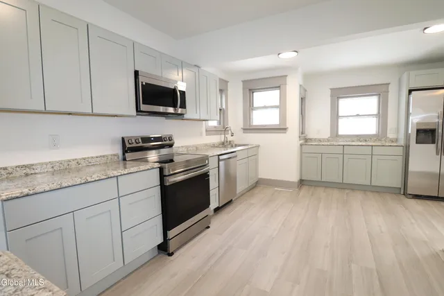 $2,800 | 442 Plymouth Avenue, Schenectady, NY 12308