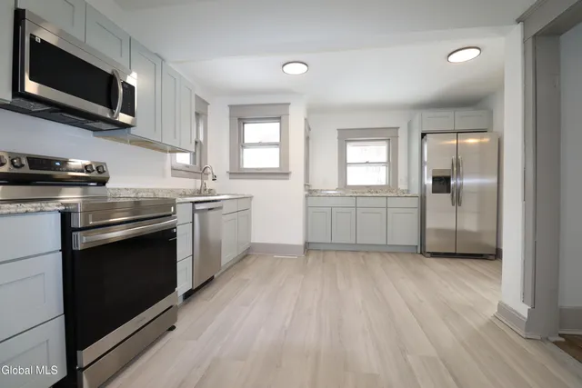 $2,800 | 442 Plymouth Avenue, Schenectady, NY 12308