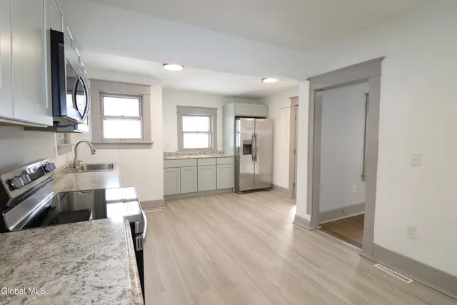 $2,800 | 442 Plymouth Avenue, Schenectady, NY 12308