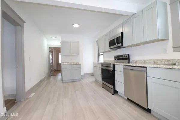 $2,800 | 442 Plymouth Avenue, Schenectady, NY 12308