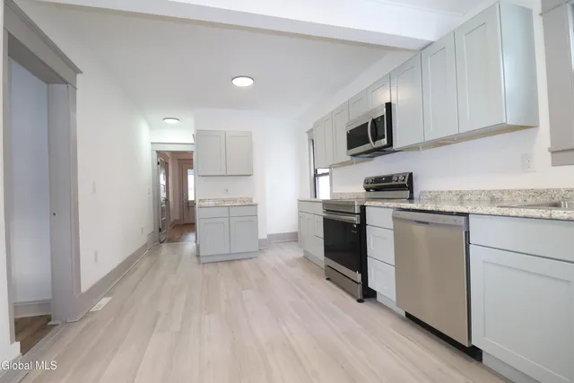 $2,800 | 442 Plymouth Avenue, Schenectady, NY 12308