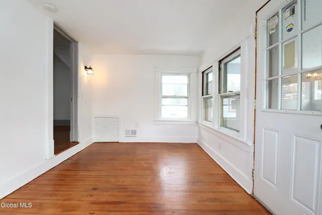 $2,800 | 442 Plymouth Avenue, Schenectady, NY 12308