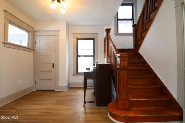 $2,800 | 442 Plymouth Avenue, Schenectady, NY 12308