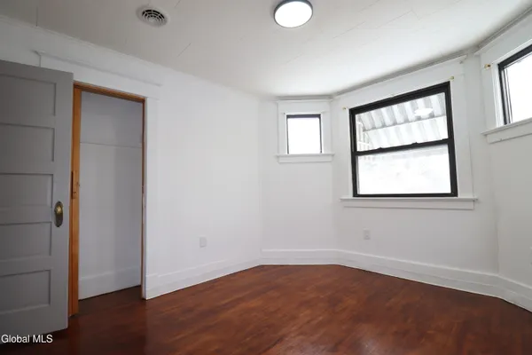 $2,800 | 442 Plymouth Avenue, Schenectady, NY 12308