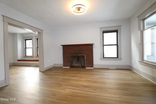 $2,800 | 442 Plymouth Avenue, Schenectady, NY 12308